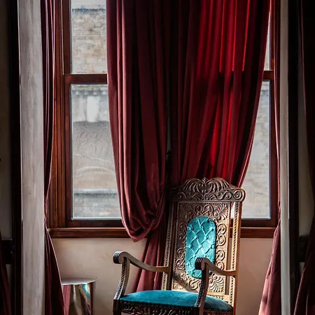 The Yard Hotel *