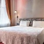 The Yard Hotel